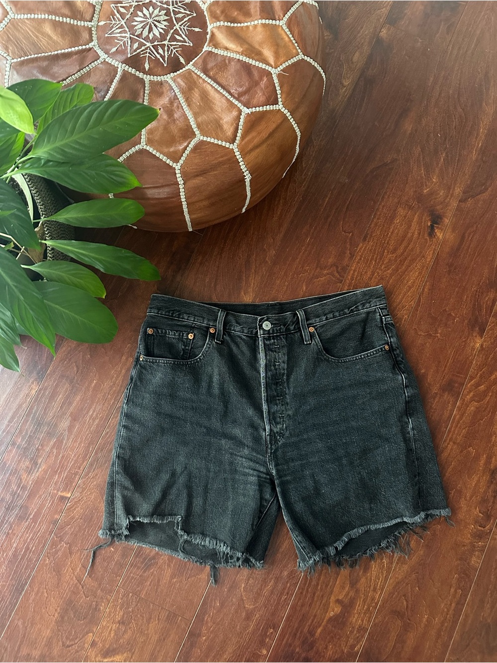 Levi’s 501 Mid-Thigh Cutoff Denim Shorts